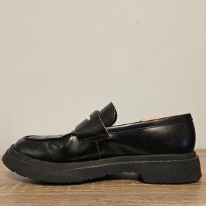 US men's size 7  "Walden" Camper black leather loafers
